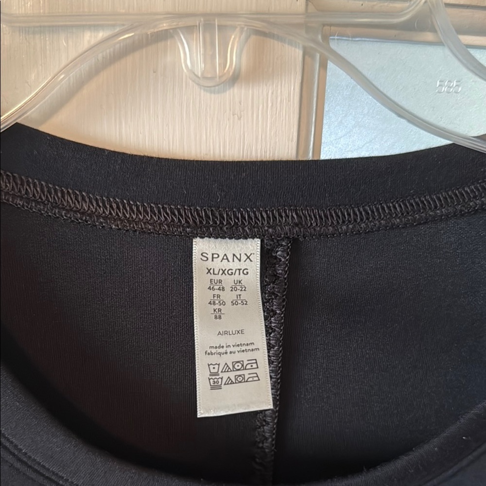 SPANX Black Women's Top - Picture 2 of 6